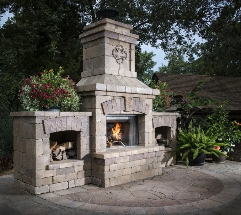 MILLER_BEL2017_RES_Patio_Fireplace_CatalinaSlate_MegaArbel_Dublin_BrightonFireplace_001_preview.jpg