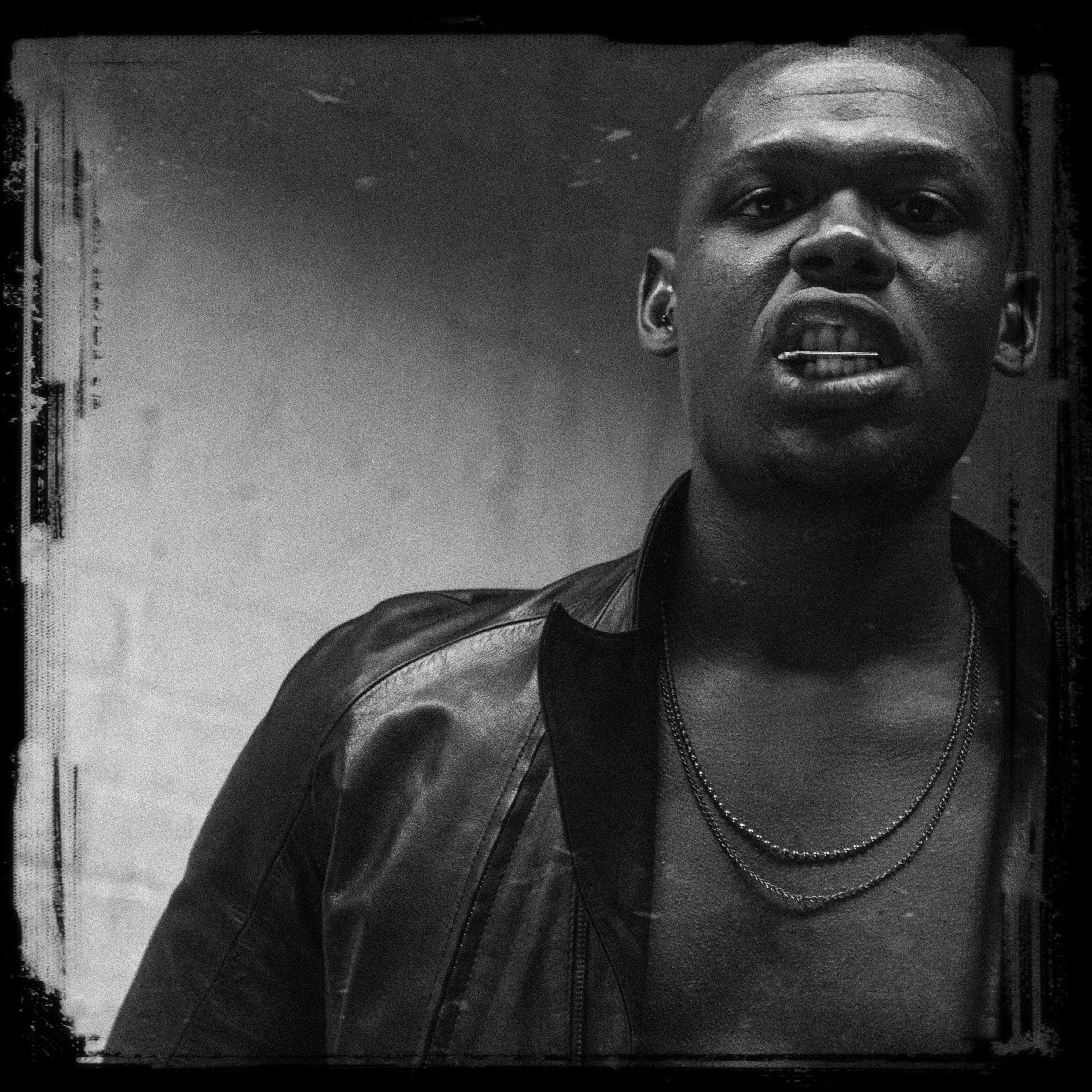 Damion_LeatherJacket_02(Small).jpg