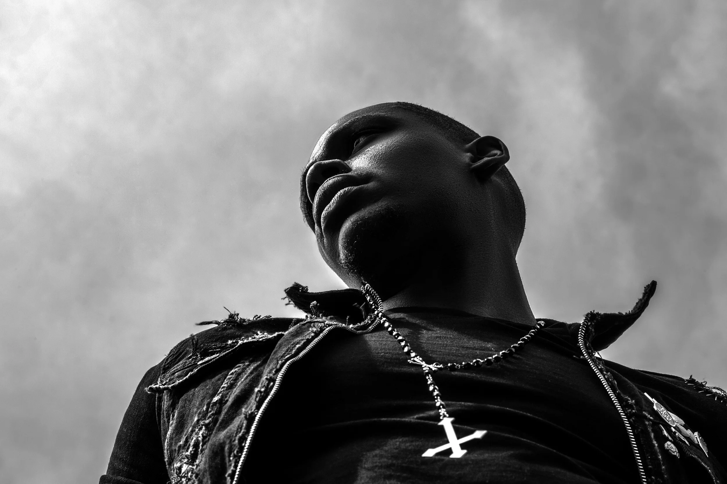 Damion_BlackDenim_03(Small).jpg