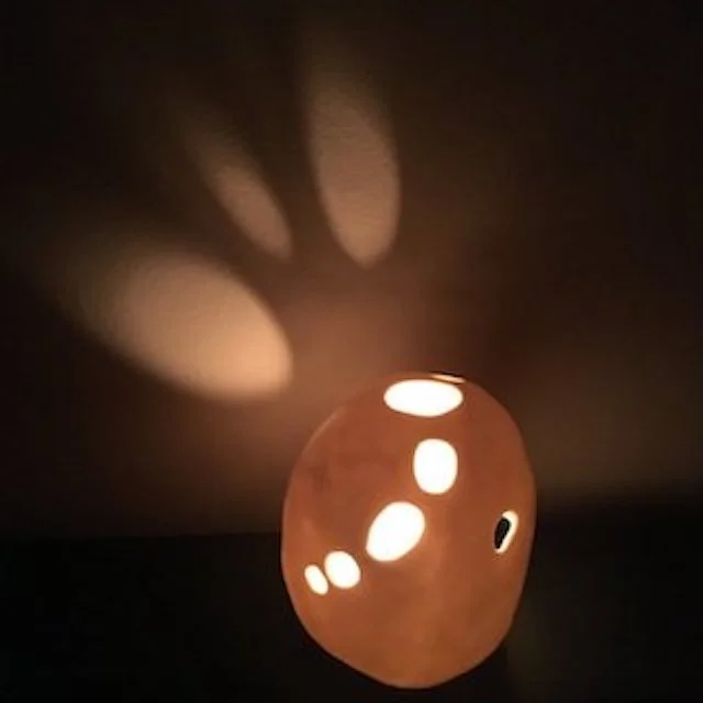 'Chalk stone' tea light holder