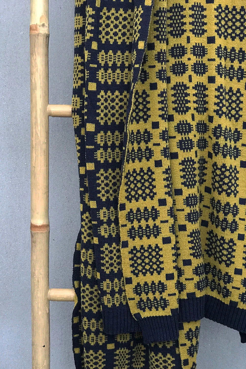 MABLI SHAWL BLANKET - OCHRE - SOFT NAVY - DETAIL - WEB.jpg