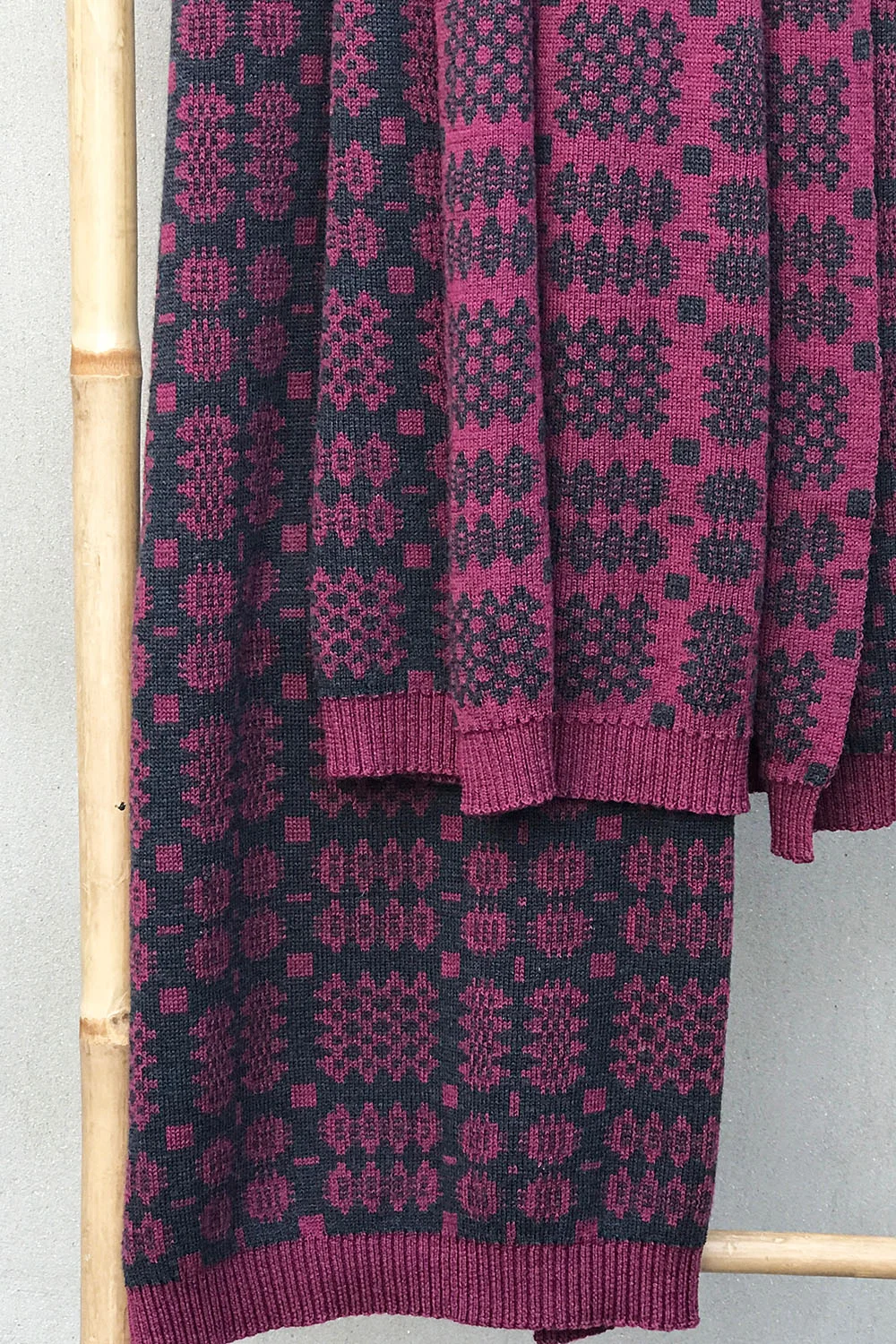 MABLI SHAWL BLANKET - DAMSON - COAL - DETAIL - WEB.jpg