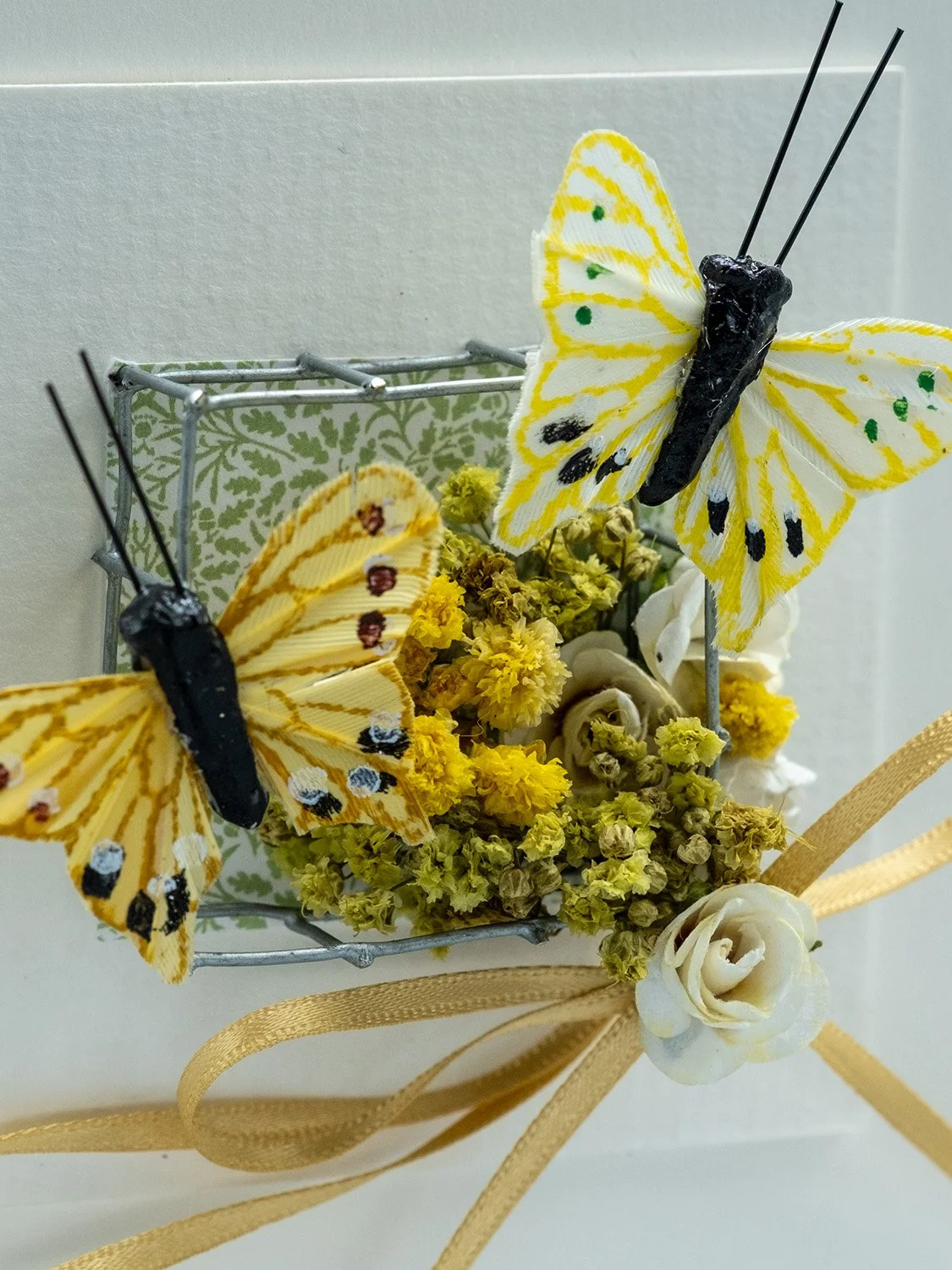 Butterflies_yellow-02.jpg