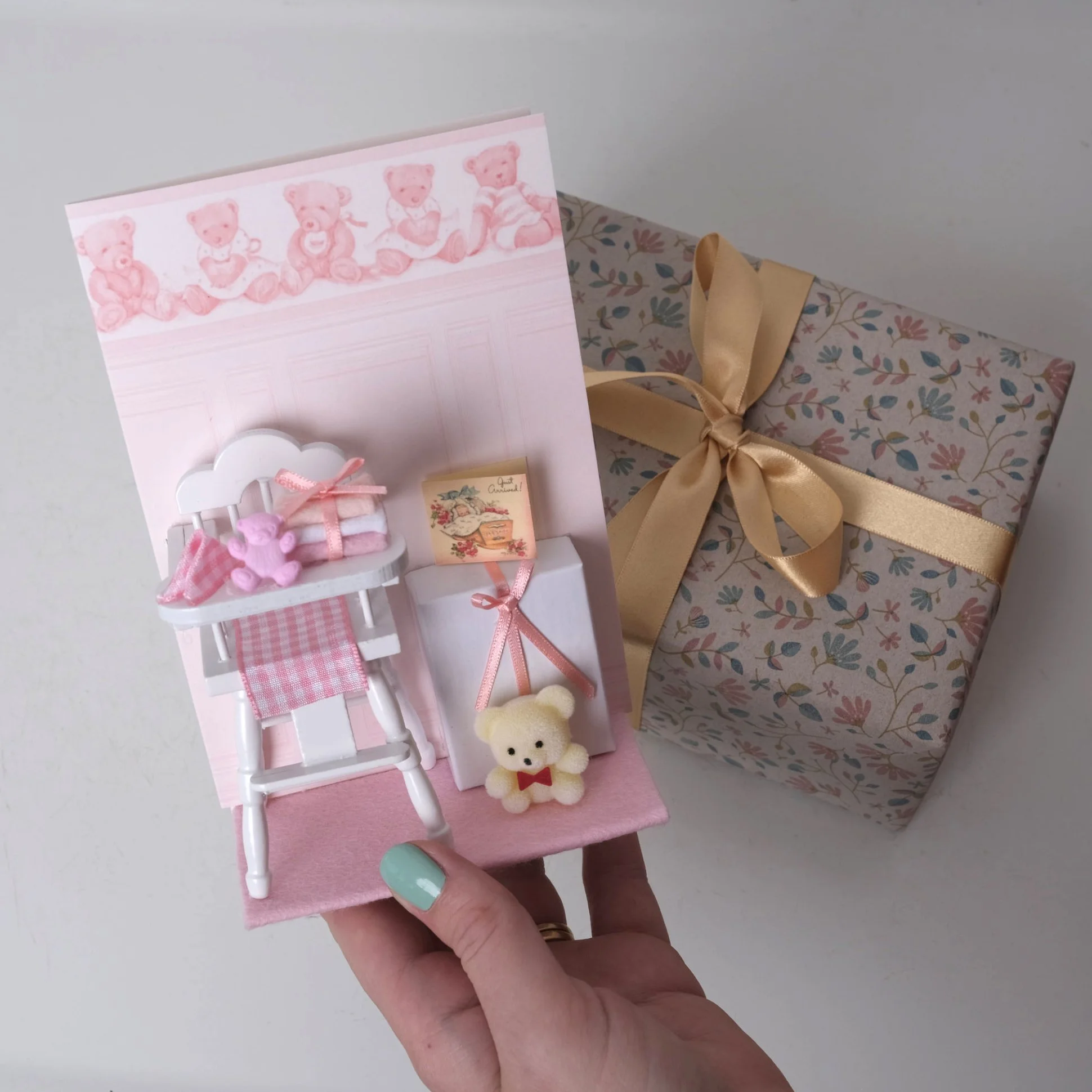 highchair pink01.jpg
