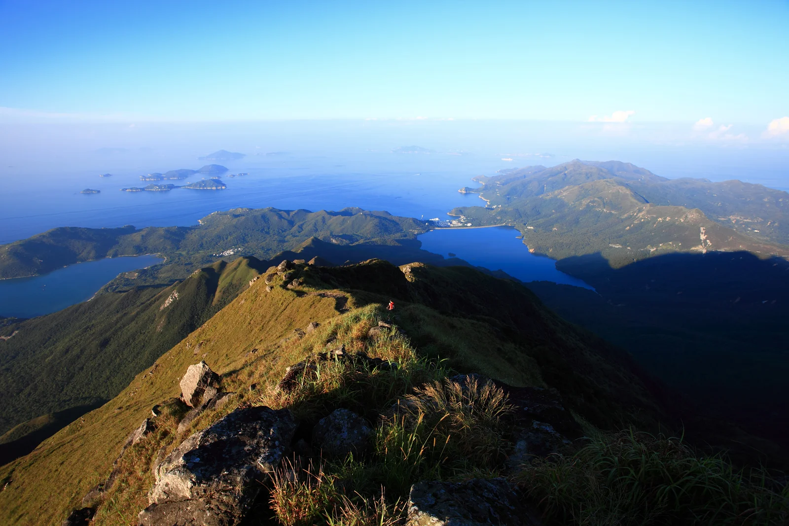 Lantau_Peak_view_to_Lantau_Island_South_201208.jpg