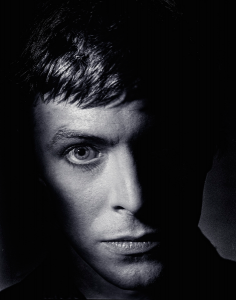CLIVE_ARROWSMITH_David_Bowie_From_the_Shadows.jpg