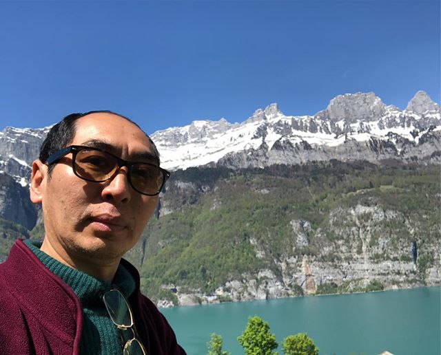 Guess where it is?
མདང་གི་རྨི་ལམ་ནང་ལ།། ཕ་ཡུལ་སླེབས་པ་རྨིས་བྱུང་།།
ནངས་པར་ལང་པའི་སྐབས་ལ།།
ས་ཆ་འདི་ལ་སླེབས་འདུག།
ཕ་ཡུལ་ཡིན་ནམ་བསམ་ནས།།
ཕ་སྐད་རྒྱབ་ས་འགྲོ་དུས།།
སུས་ཀྱང་ང་ཡིས་བཤད་པ།།
དོན་དག་གོ་མཁན་མི་འདུག།
རྨི་ལམ་སྐྱིད་པོ་བཏང་བས།།
རང་སེམས་སྤྲོ་བ་འཕེལ་ཡང་།།
སླེབས་ས་ཕ་ཡུལ་མིན་པས།།
རང་སེམས་ལྷང་ལྷང་སྐྱོ་བྱུང་།།
སླེ་ལུང་པས་རྩེད་མོའི་ཚུལ་དུ།
1/052019