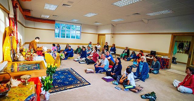 New Lelung Dharma Centre at Peace house ཞི་བདེ་བསྐྲུན་པའི་ལྟེ་གནས་གསར་པ་ཞིག།
བསམ་པ་བཞིན་དུ་མངོན་དུ་འགྱུར་བ་འདིས།།
དམིགས་ཡུལ་བཞིན་དུ་འཛམ་གླིང་ཞི་བདེ་རུ།།
འགྱུར་བའི་ས་བོན་ཆེན་པོ་འགྱུར་བར་ཤོག།
སྟོན་པ་མཆོག་དང་རྒྱལ་བའི་དགོངས་པ་བཞིན།།
སེམས་ཅན་ཡོངས་ལ་ཕན་བདེ་རྩ་བ་གཅིག།
བྱམས་དང་སྙིང་རྗེའི་སྟོབས་ཤུགས་གོང་འཕེལ་ནས།།
སྐྱེ་འགྲོ་ཐམས་ཅད་བྱམས་བརྩེས་ཚོ་བར་ཤོག། སླེ་ལུང་པས། 6/6/2019