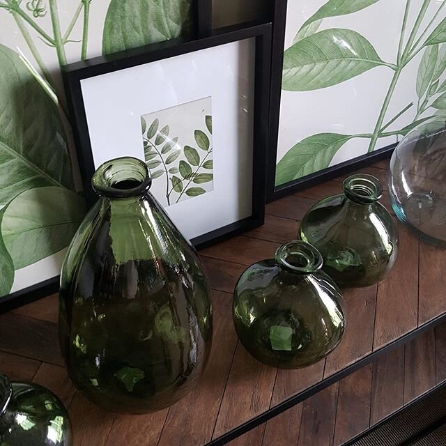 All the spring feels today inside and outside the shop, bring nature indoors with some green inspiration.