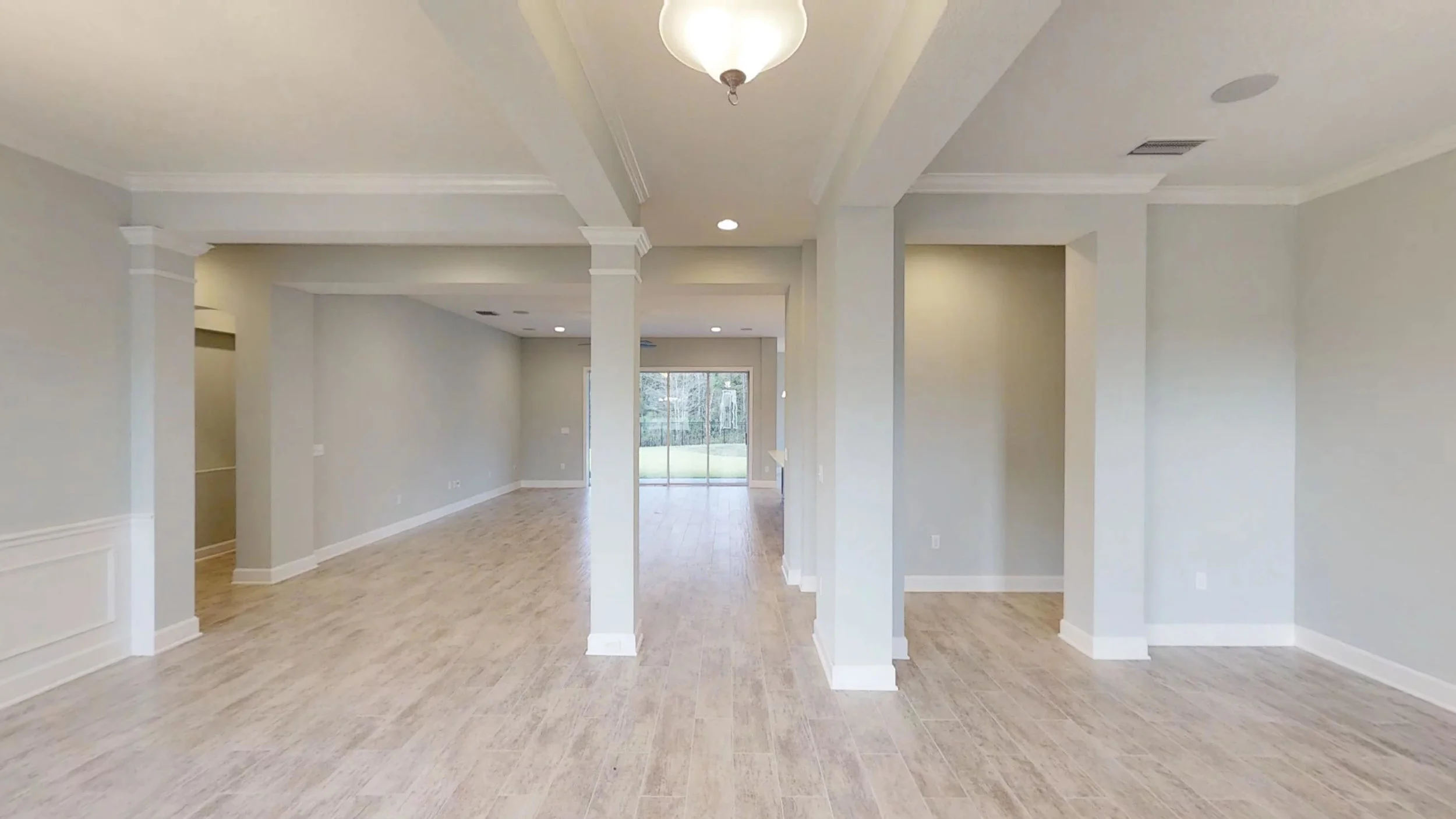 282 Manor Ln
