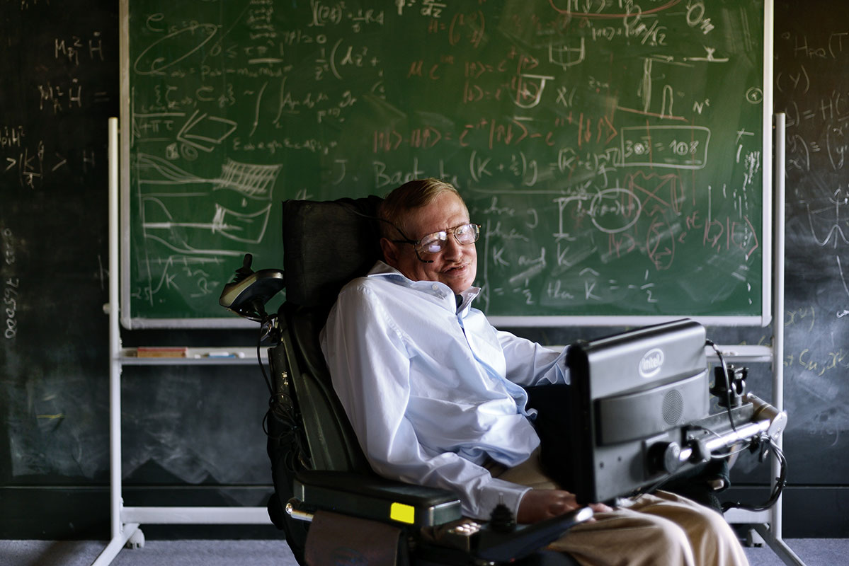  Stephen Hawking 