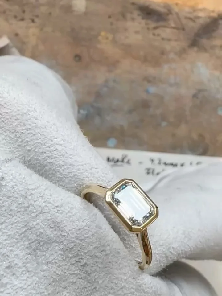 Bespoke orders for the remainder of 2025 are still open &mdash; but only for a little longer 🤍

If you&rsquo;re dreaming of a one-of-a-kind piece for Christmas or planning to propose this festive season, now&rsquo;s the time to begin designing somet