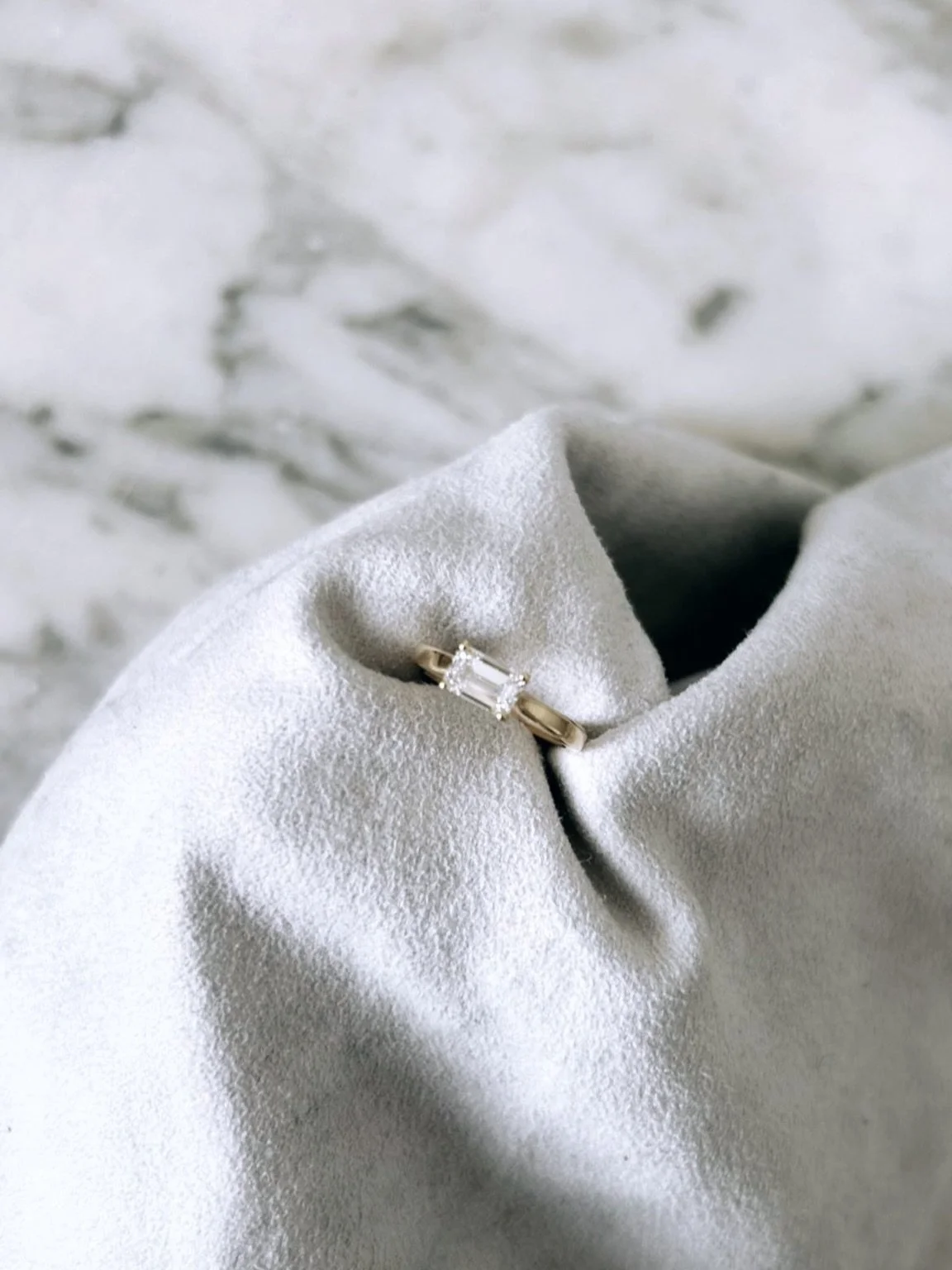 Considered 🤍 Classic 🤍 KIND 🤍

An emerald-cut diamond, laid east-to-west in 18ct Fairmined Gold. Bespoke, considered, and made to be worn every single day.

Book a bespoke consultation via the link in our bio.