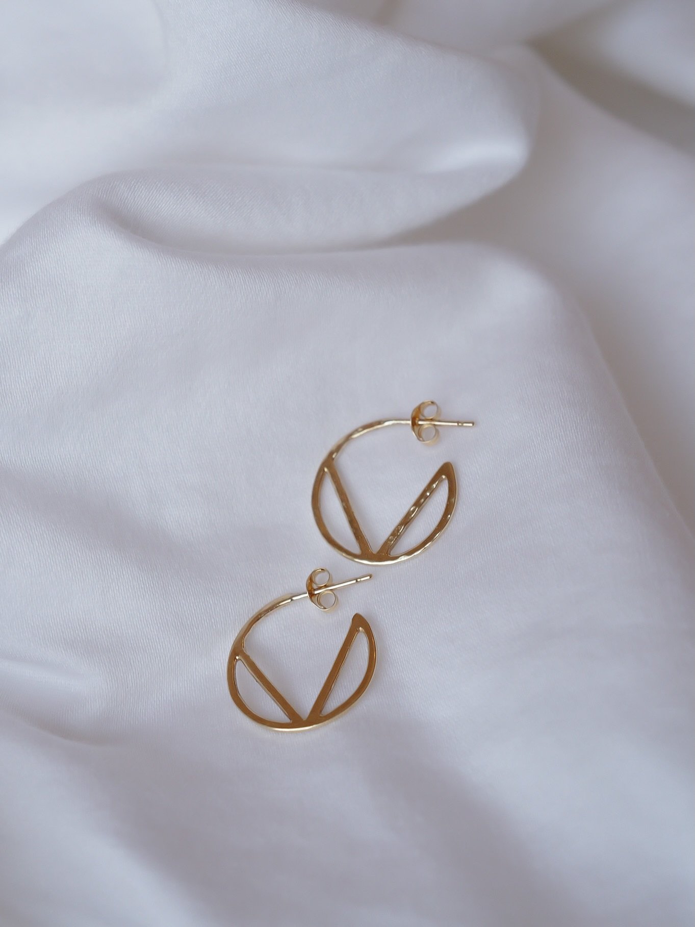 The best jewellery collections aren&rsquo;t built in a day 🤍

They grow slowly and symbolise moments in time. Our collection is designed to be exactly that. Timeless enough to wear forever, considered enough to layer with whatever comes next.

Explo