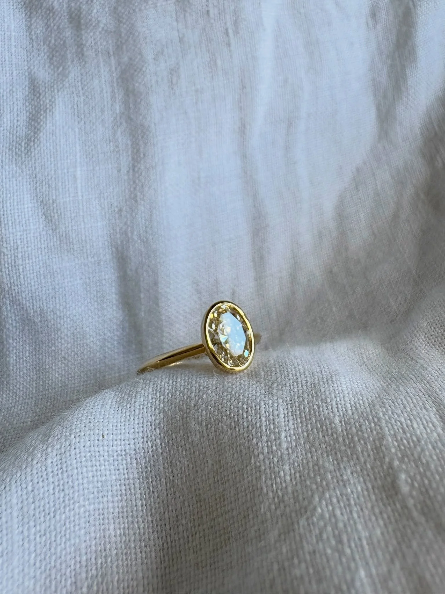 The ultimate champagne taste!

A truly stunning solitaire champagne diamond engagement ring, set in 18ct Fairmined gold.

Ready to create a bespoke piece with KIND? Book an appointment via the link in our bio. If the appointment time you&rsquo;re loo