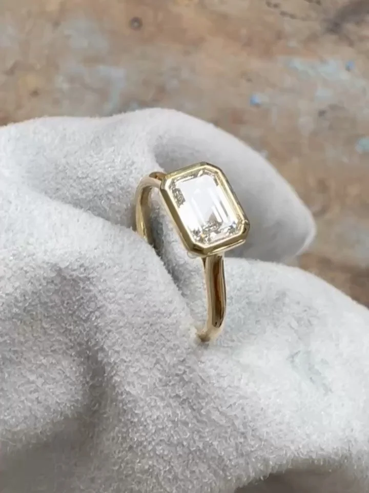 Fresh off the studio work bench and we&rsquo;re obsessed 🤍

An emerald cut diamond, bezel set in 18ct Fairmined Gold. Simple in the best possible way.

Book a bespoke appointment via the link in our bio.