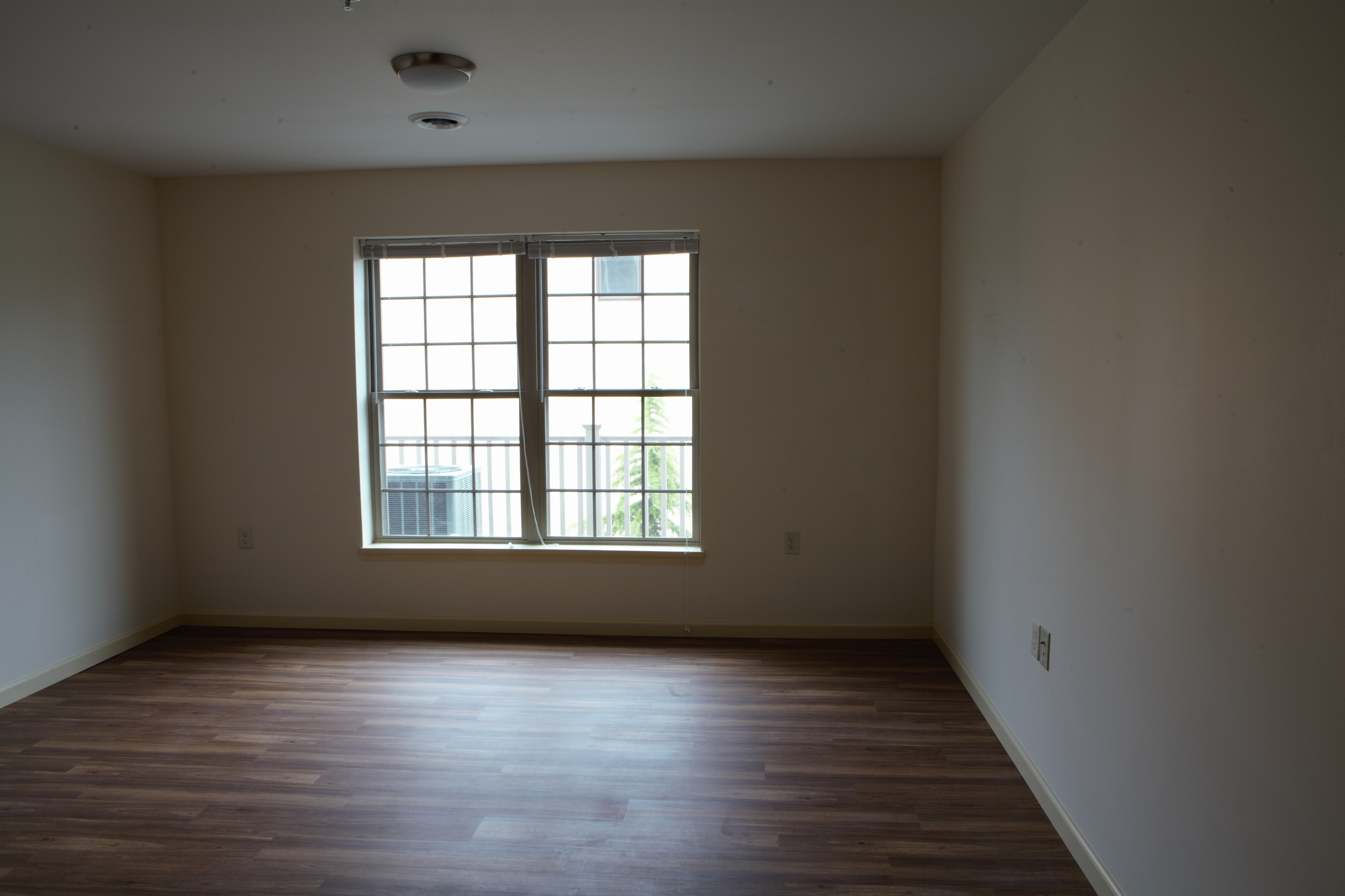 2 Bedroom: Living/Dining Room