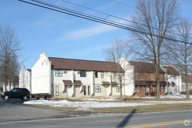 century-village-apartments-lewisburg-pa-building-photo.jpg