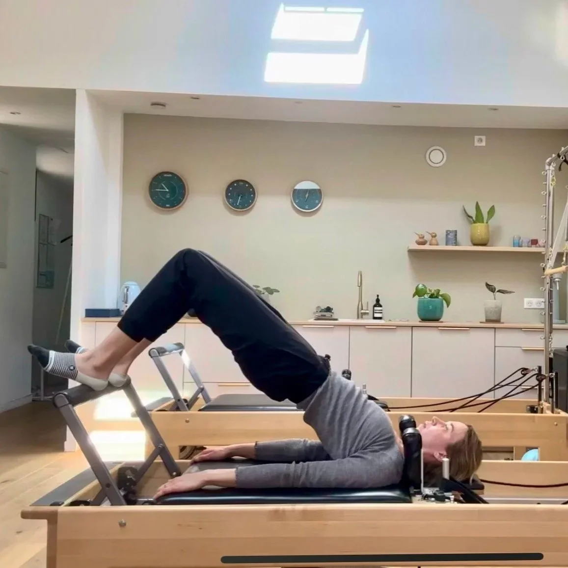 exercice-pilates-reformer-bridge-bordeaux
