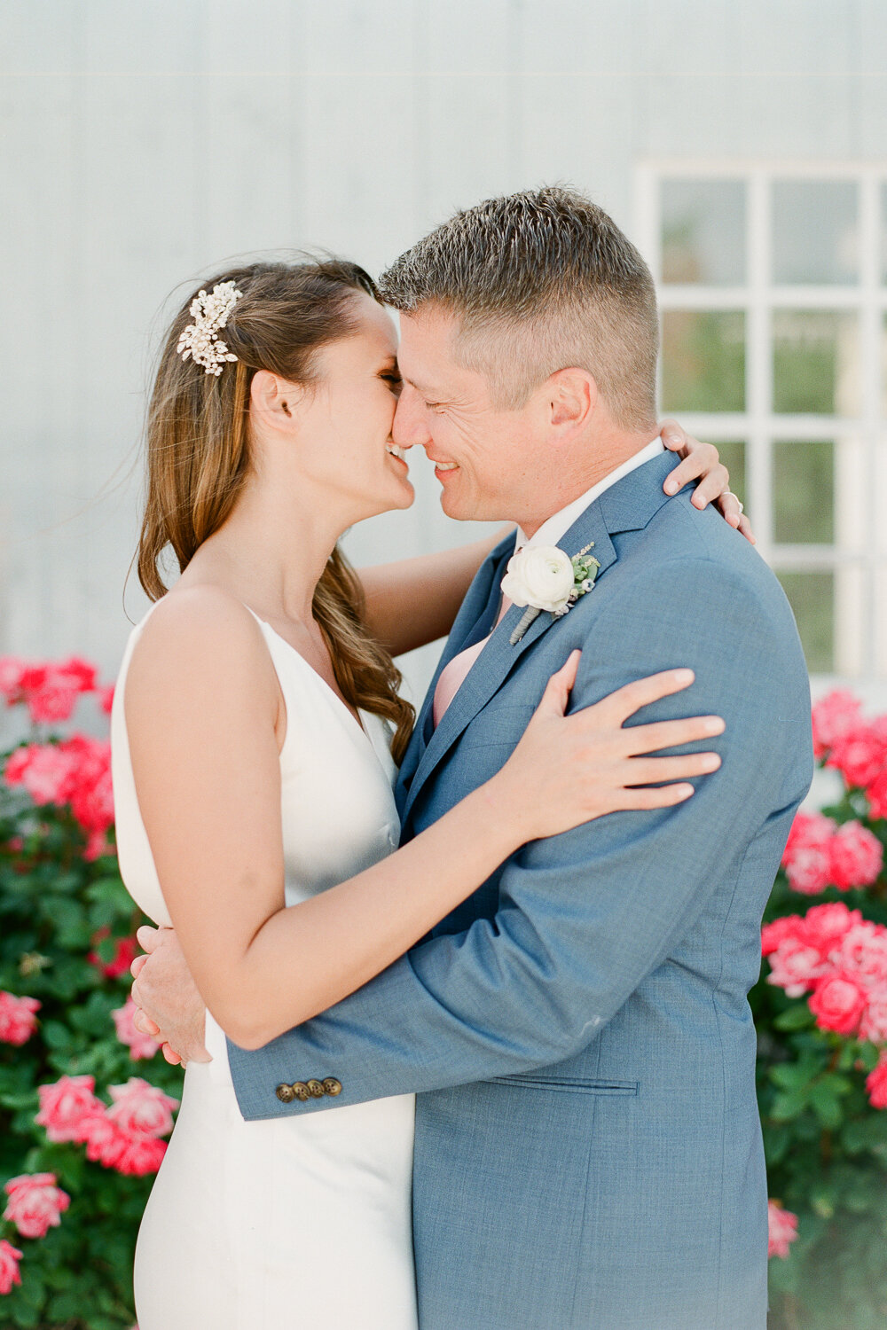 Bride and Groom Photos at Bonnet Island Estate