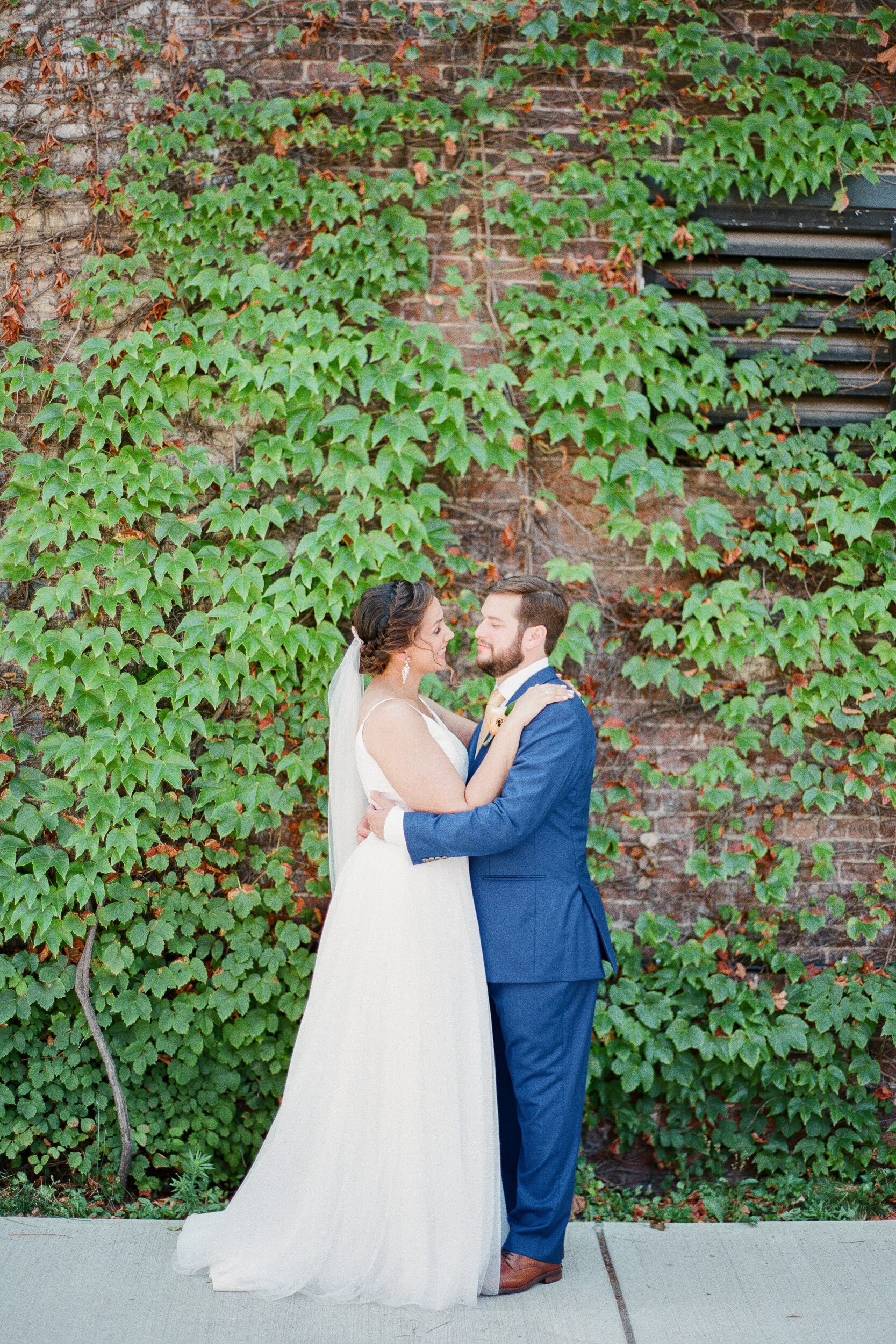 Bride and Groom Wedding Photos at The Foundry