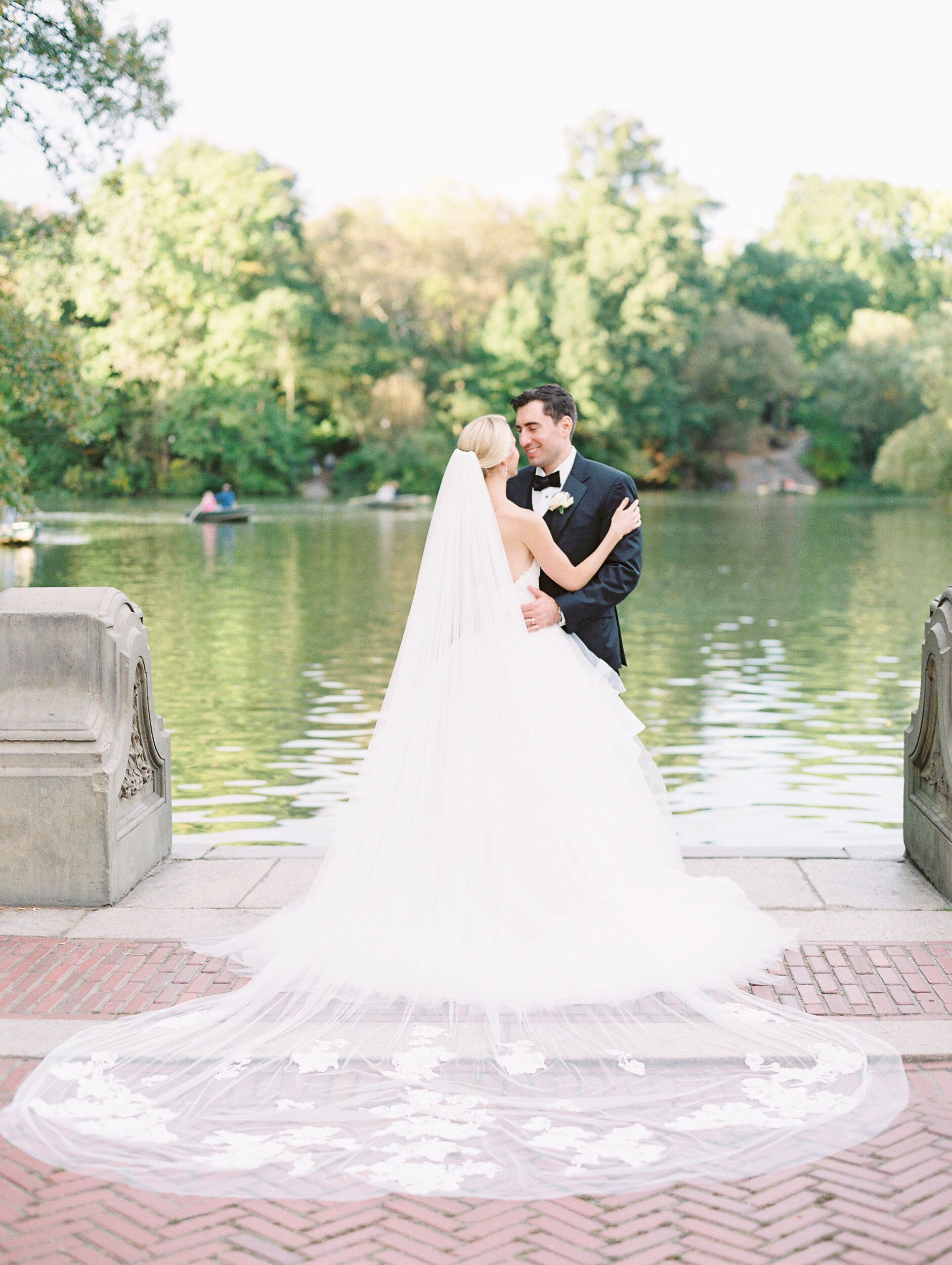 Bride and Groom Wedding Photos at Central Park, NYC