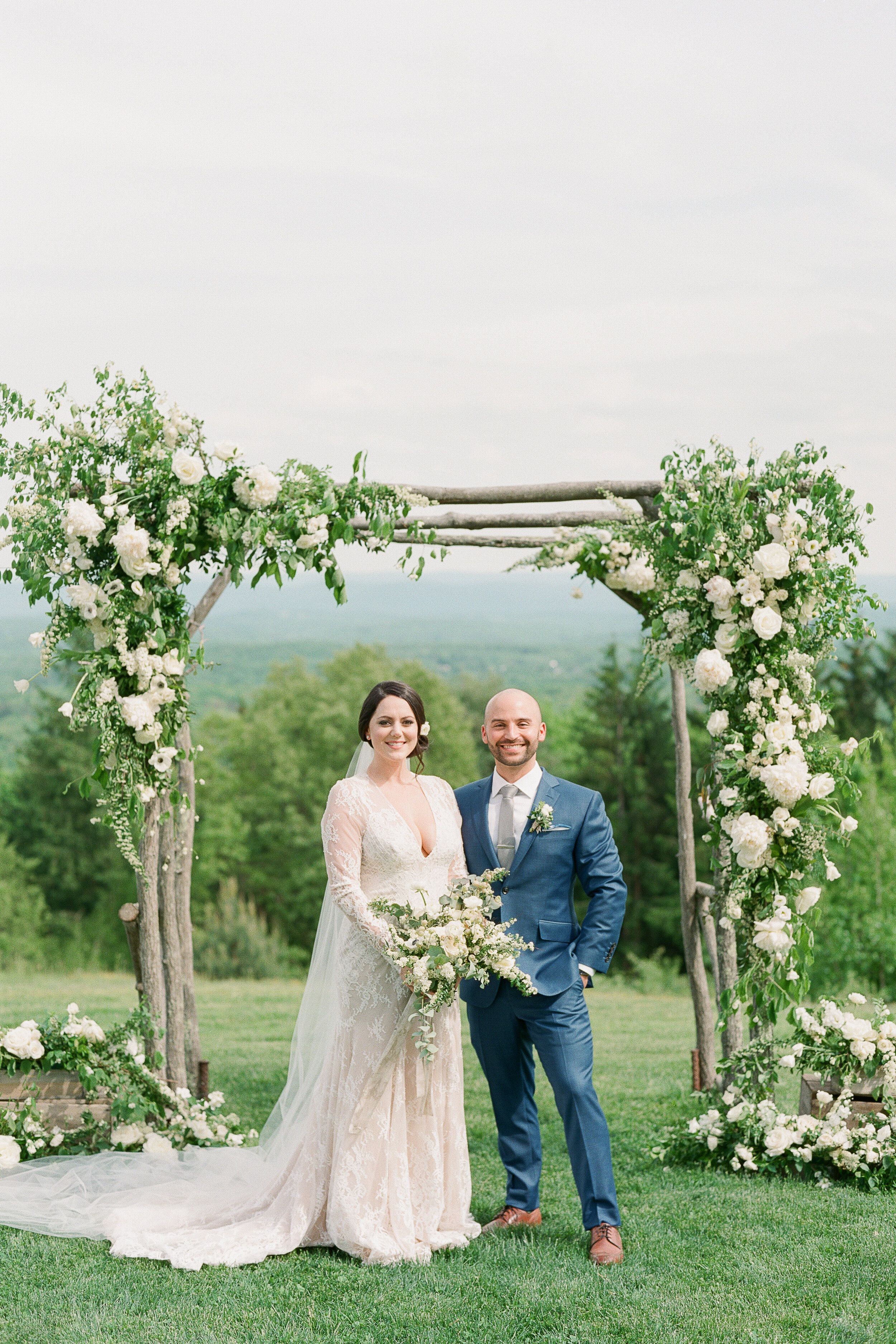 wedding ceremony at Cedar Lakes Estate wedding venue