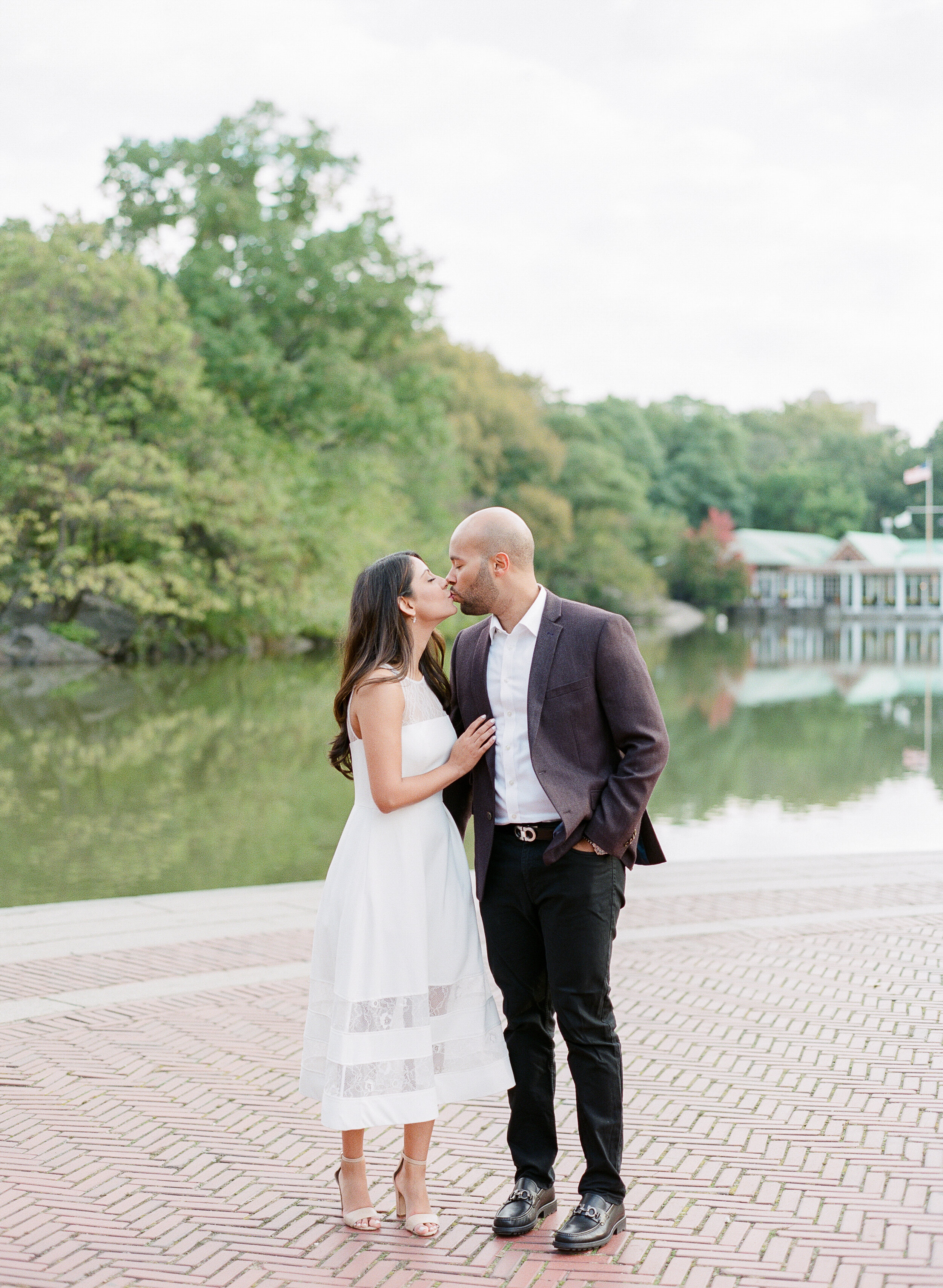 Loeb Boathouse Engagement Photos in Fall