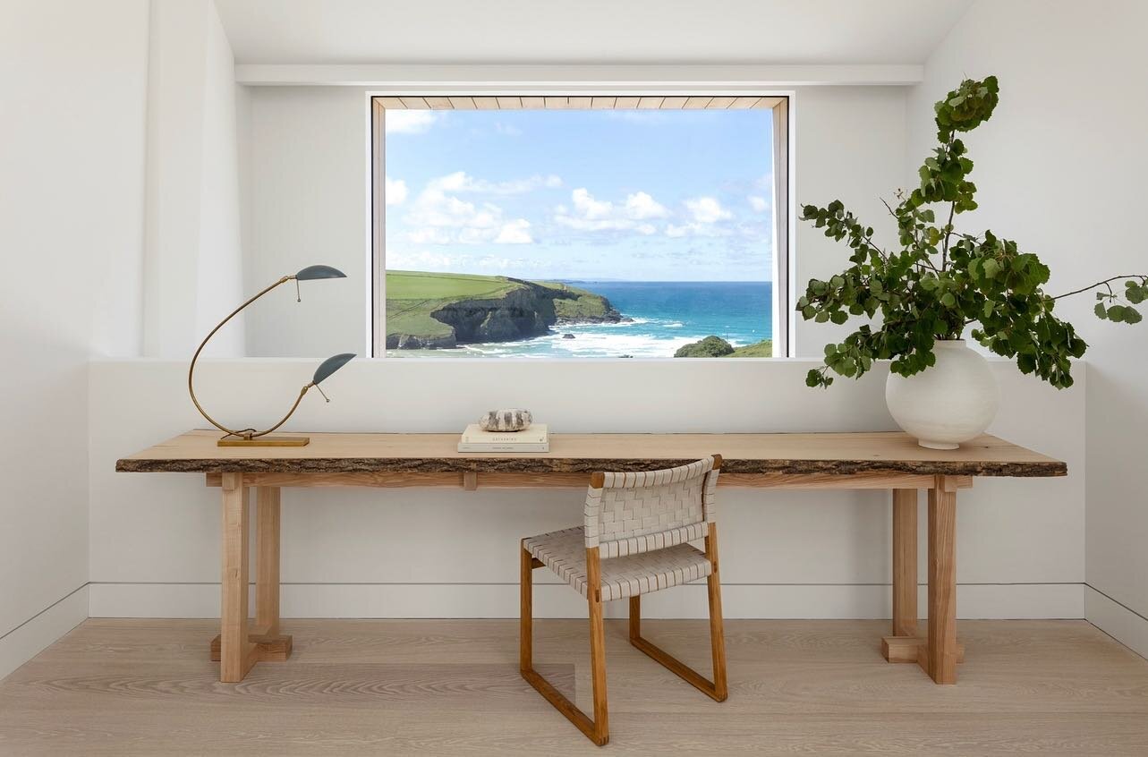 We selected a neutral
palette of natural materials to create an
eminately calm and relaxed feeling to the interior of this new beachside house in
Cornwall.
From the bespoke desk we commissioned from @galvin_brothers this is a really special place to 