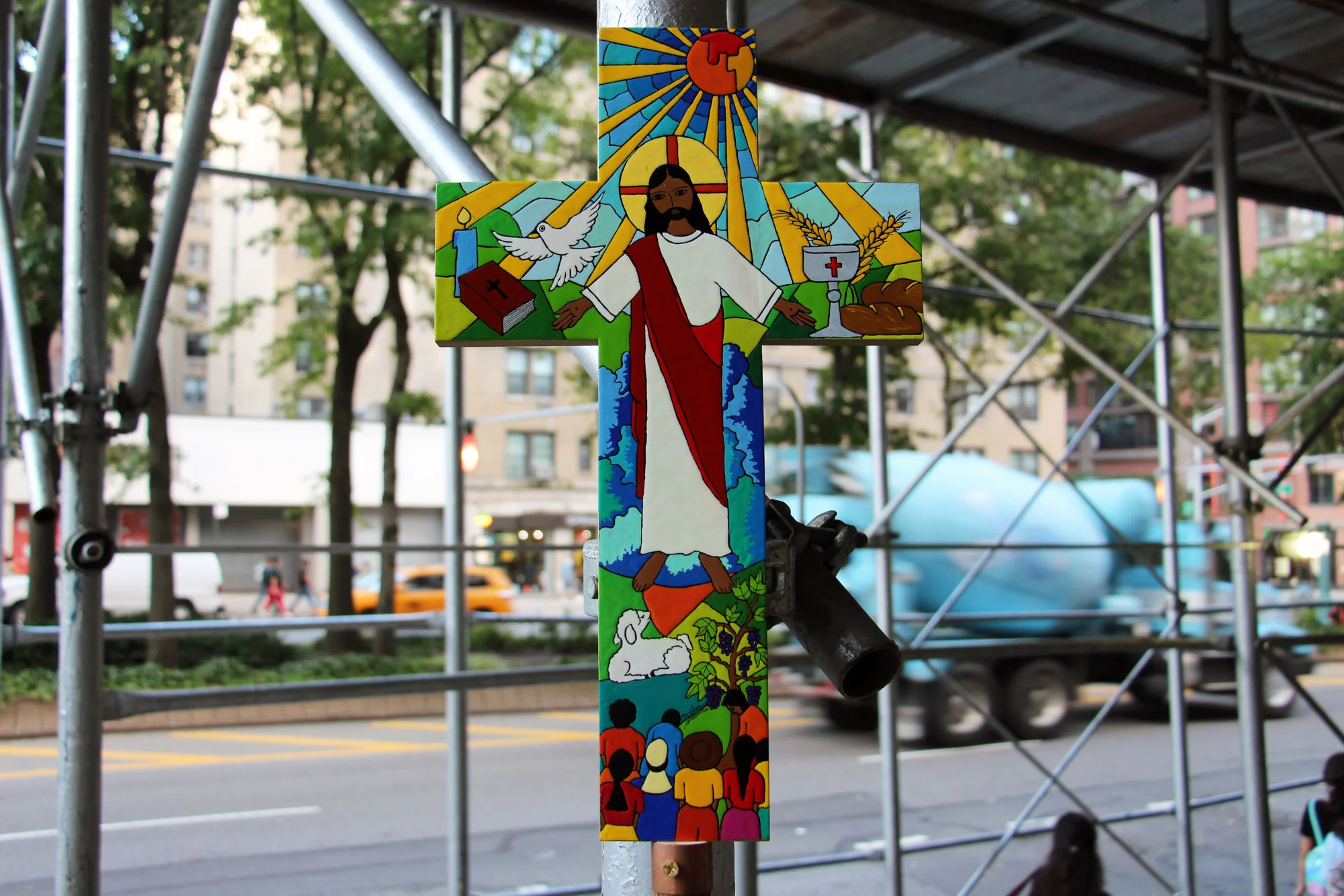 2018-El-Salvador-Cross_whole_outside_websize2000_brighter.jpg