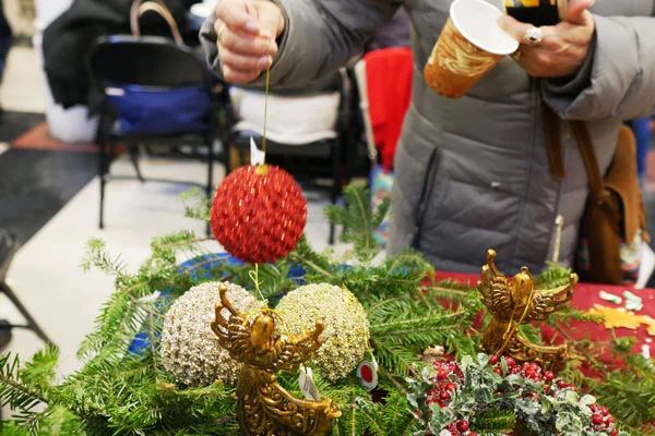 Ornament_1_ws600.jpg