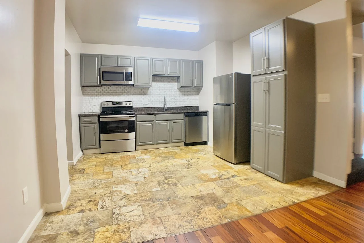 404 Lyndhurst - 5.jpeg