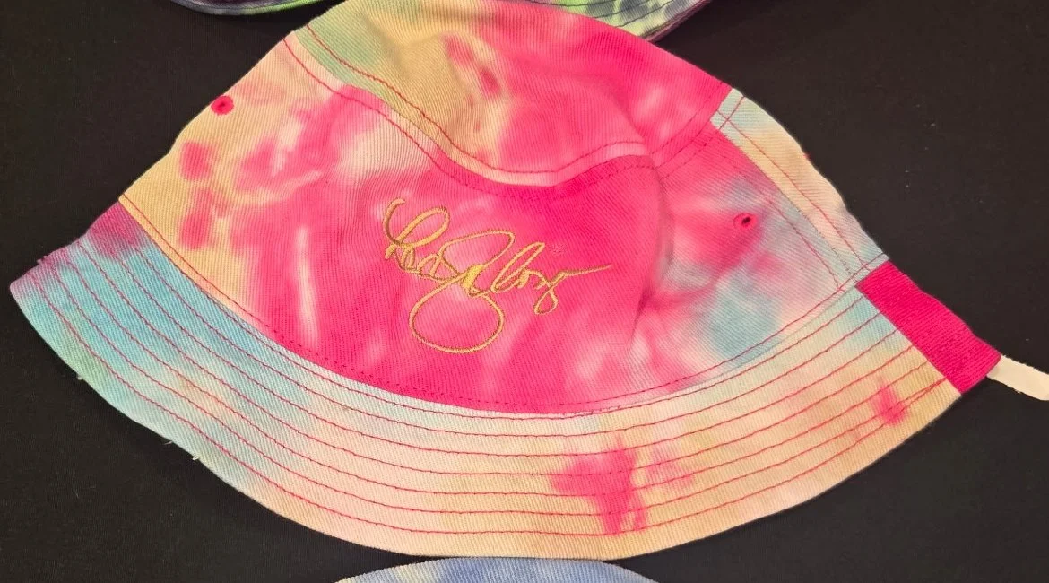 hat_pink-aqua.jpg
