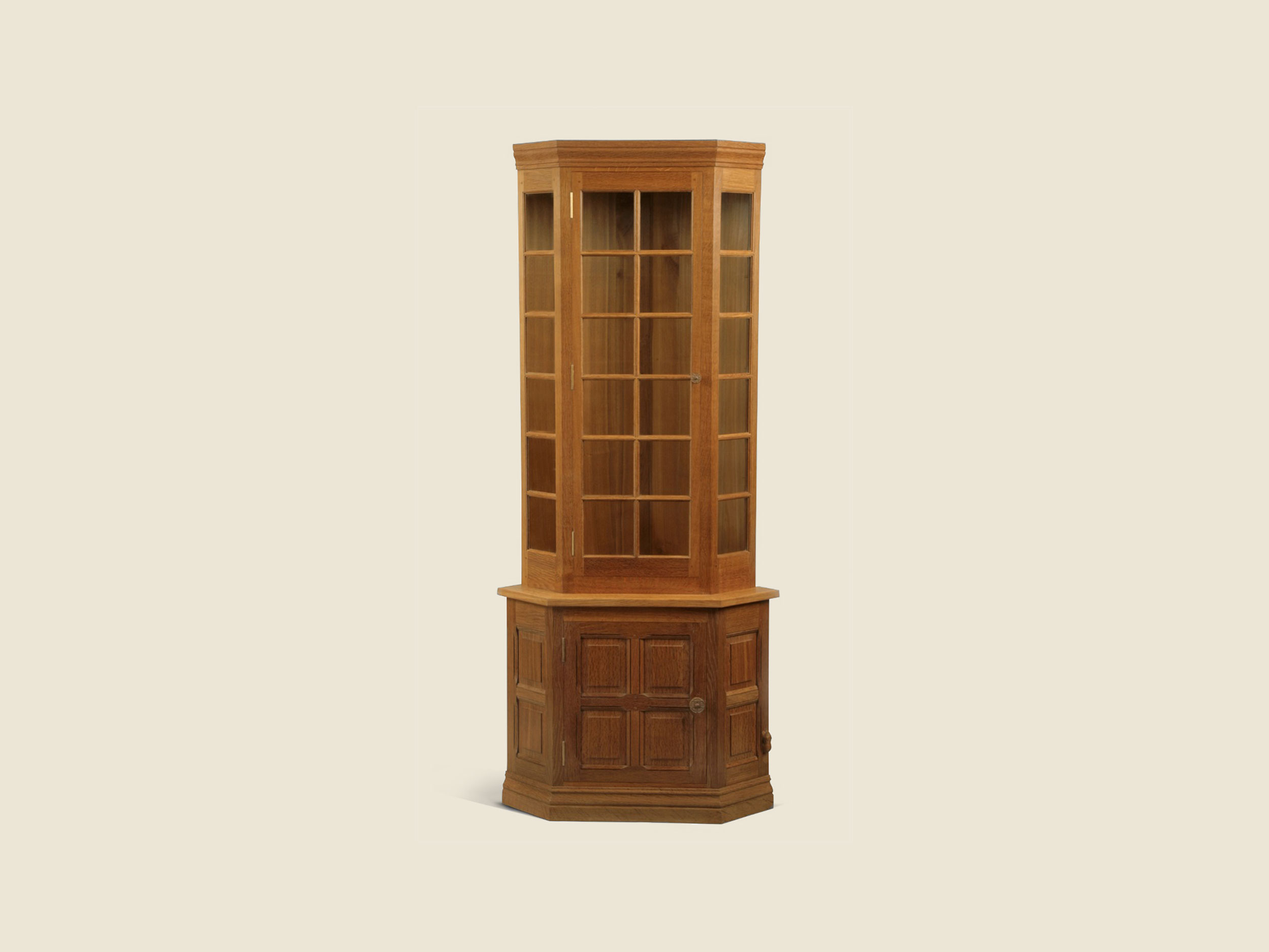 BF502A Oak Corner Display Cabinet 