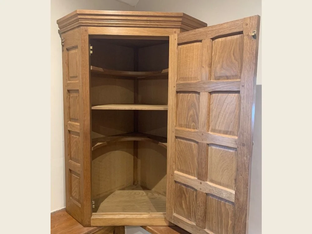 Beaver Furniture Vintage Wall Mounted Corner interior