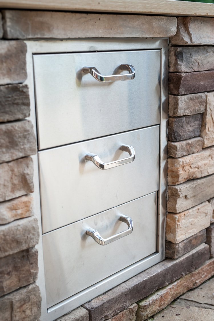 luna-builds-outdoor-drawers.jpg