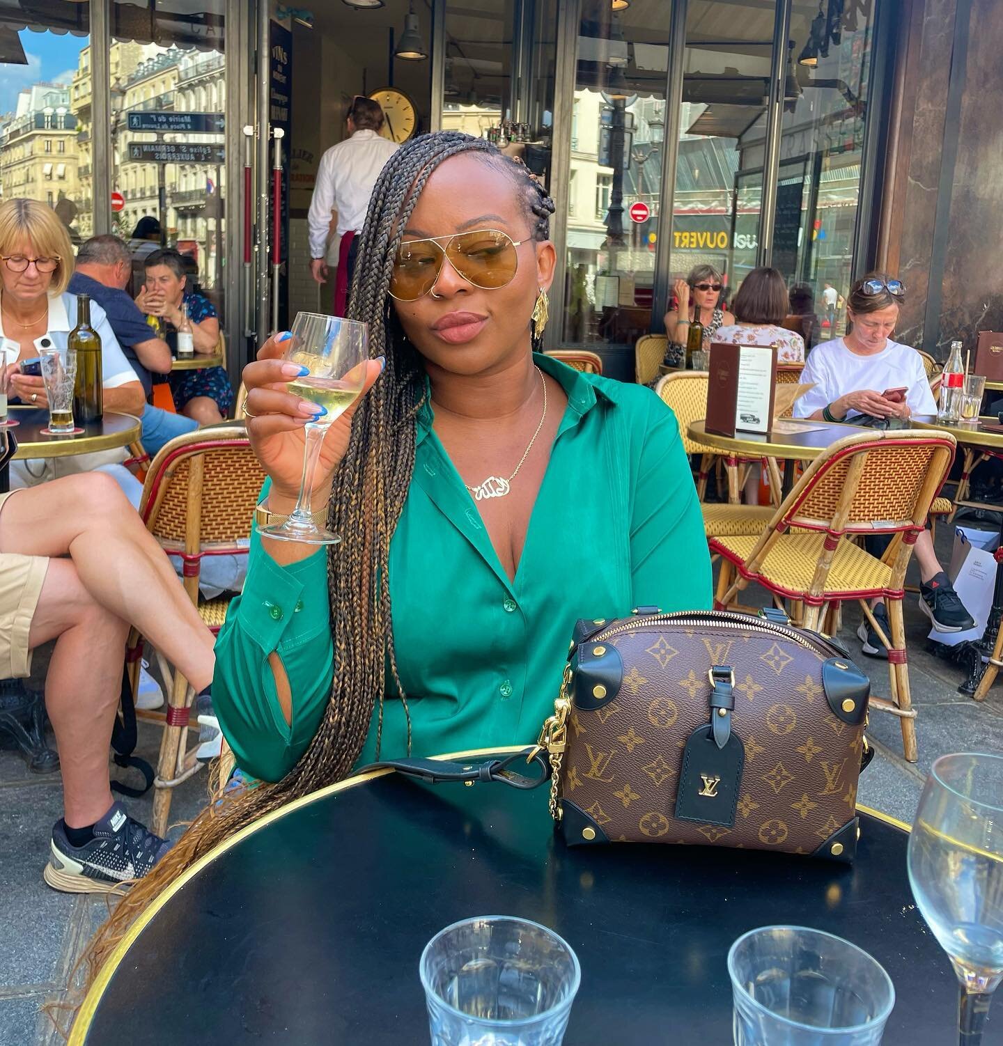 I don&rsquo;t know, I just wanna drink wine in Paris while looking fly ! Oh wait, I am doing that 😜 🥂 . Also these @dior shades are 👌🏾 ! #ootd #blogger #travel #paris #travelphotography #wiw #fashion