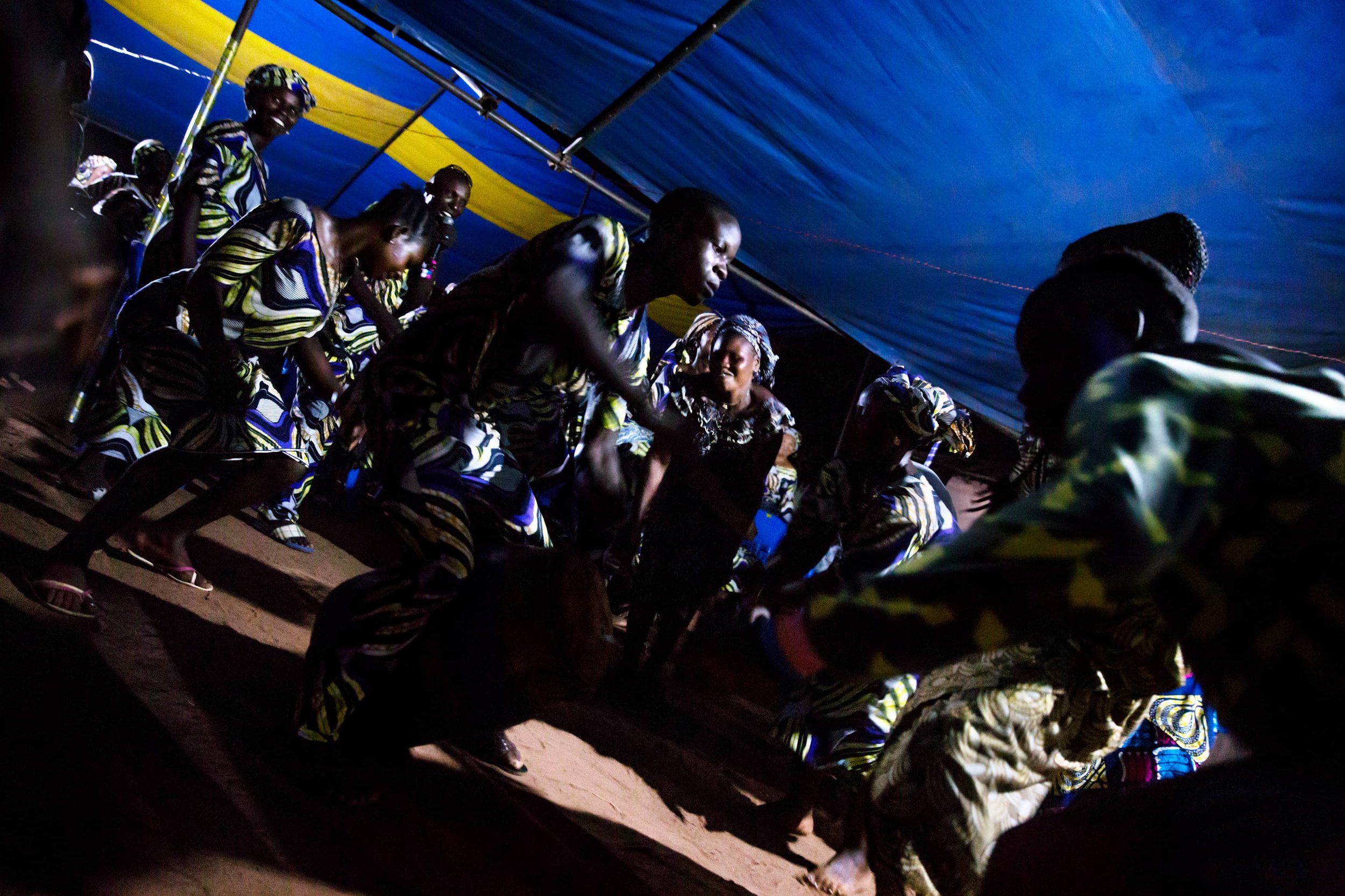 documentary-reportage-photography-benin-funeral-fabio-burrelli-11.jpg