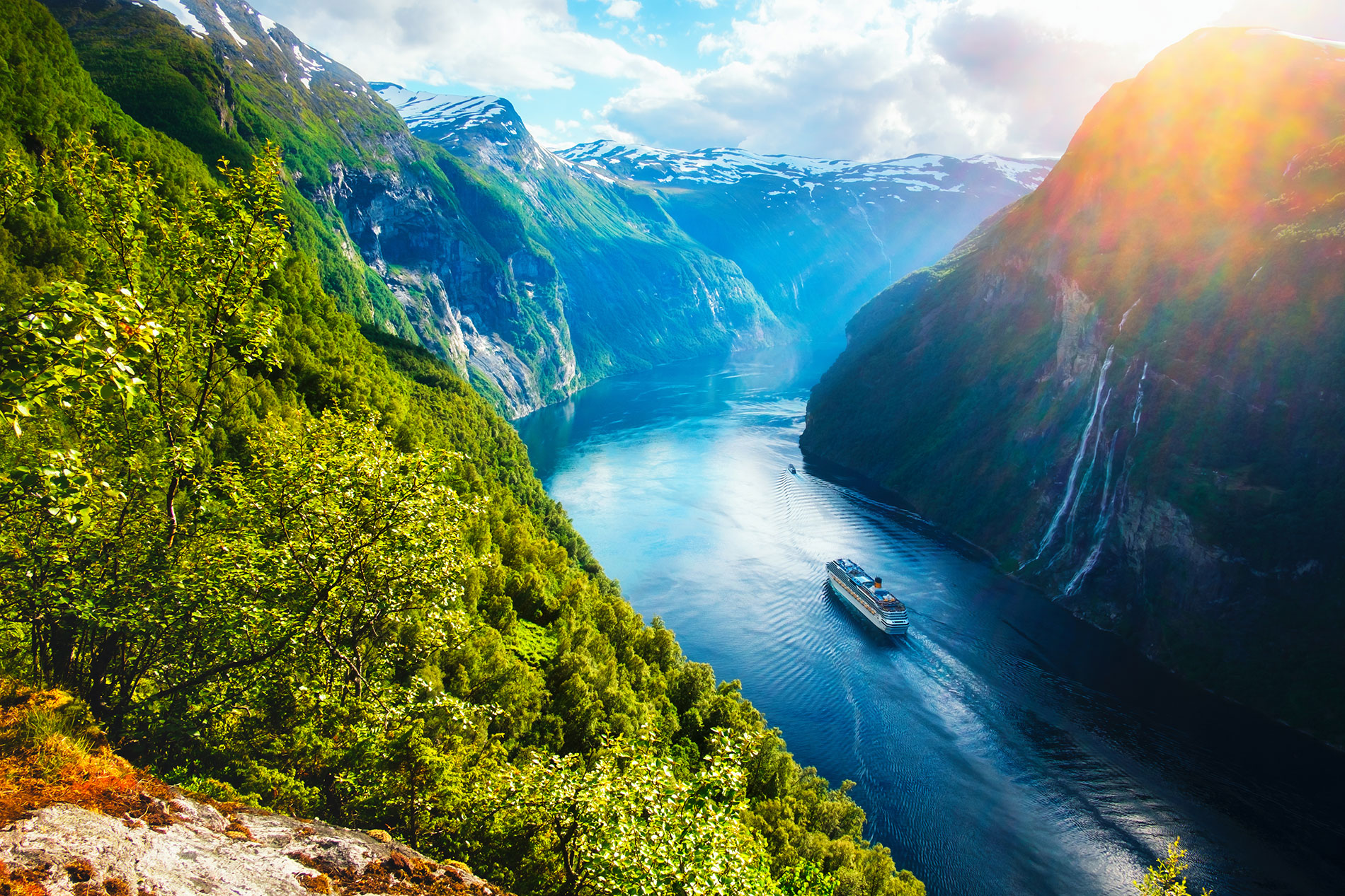 geiranger_shutterstock_713063371.jpg
