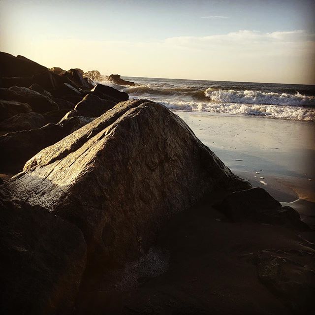 "TIME TO TAKE A BREAK AND ENJOY THE SCENERY"
#learnmoreeveryday #choosehappiness #todonyc #meditate #lmnopphilosophy #takeabreak #mindfulness #mindfulliving