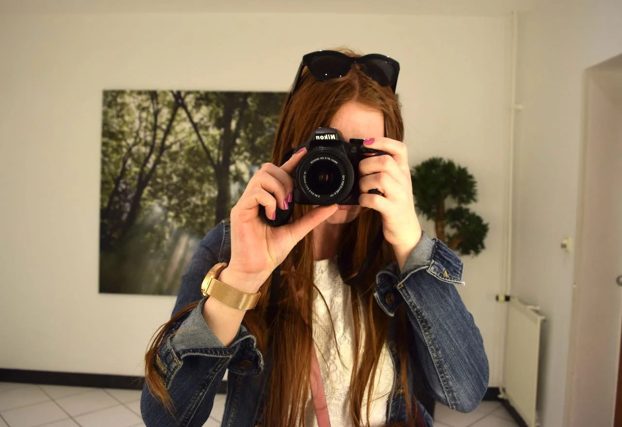 photoinhotel.jpg