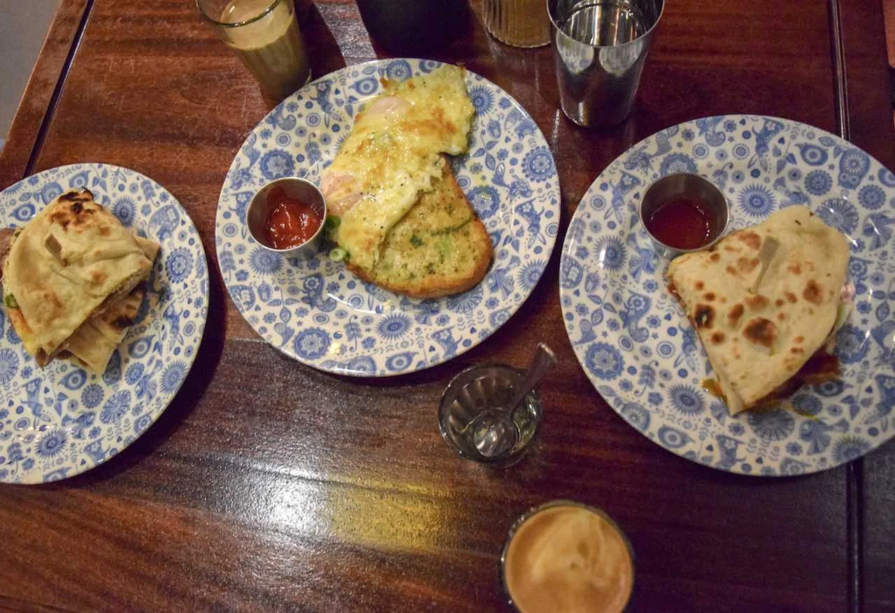 dishoomnaan.jpg