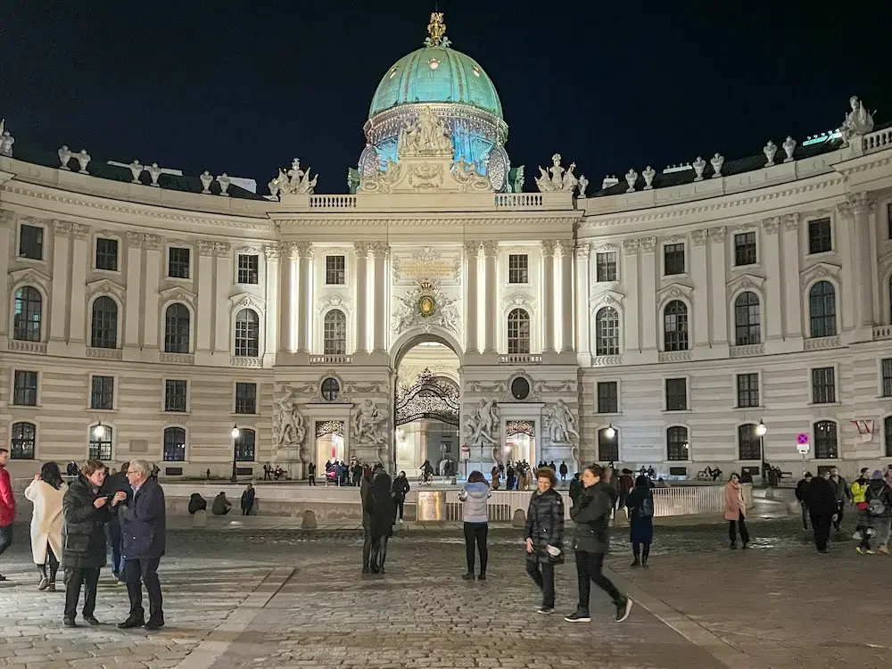 vienna-at-night.webp