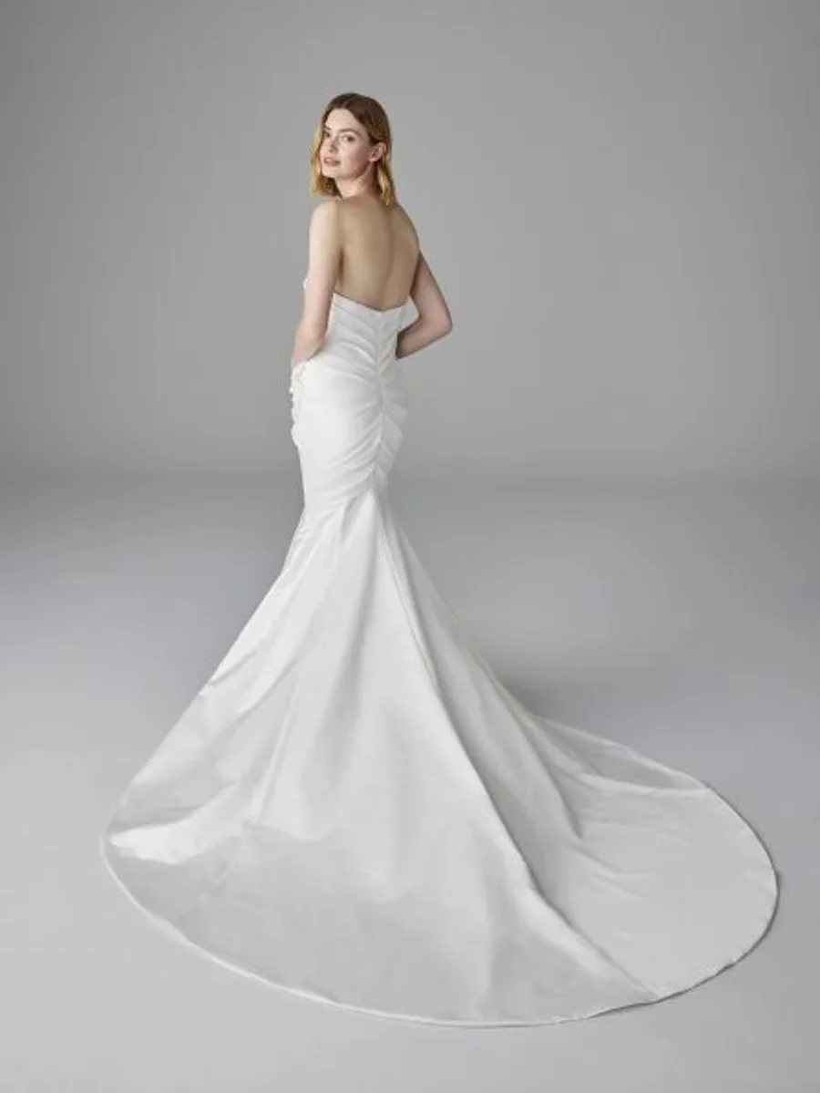 0f19769c-e4ea-4e54-8765-9bf439e698f2_Bozena back_large.webp