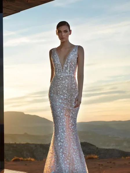 Pronovias Diamond Size 12  NFBS