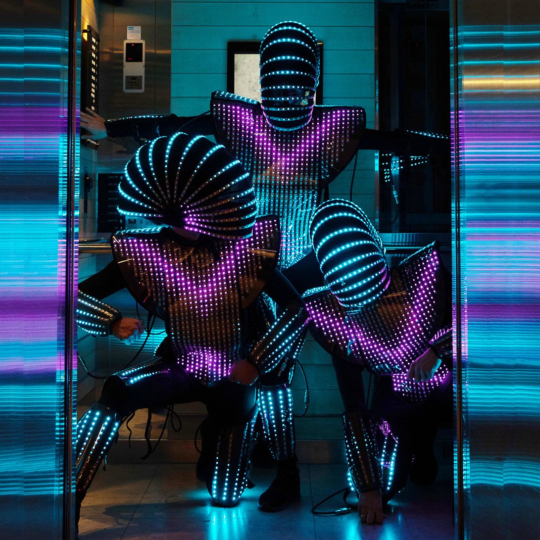 LED Robot ISA MATHESSIS PHOTOGRAPHY profil.jpg