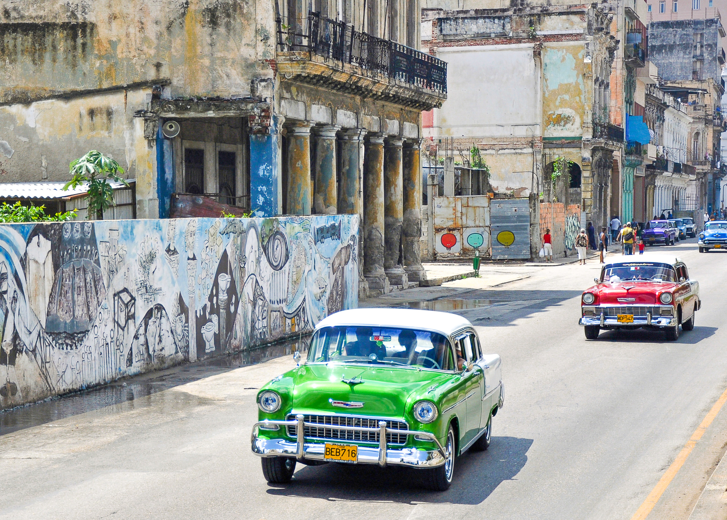 160512 Endicott Cuba Cars Red green glossy 14x10-1283130602.jpg