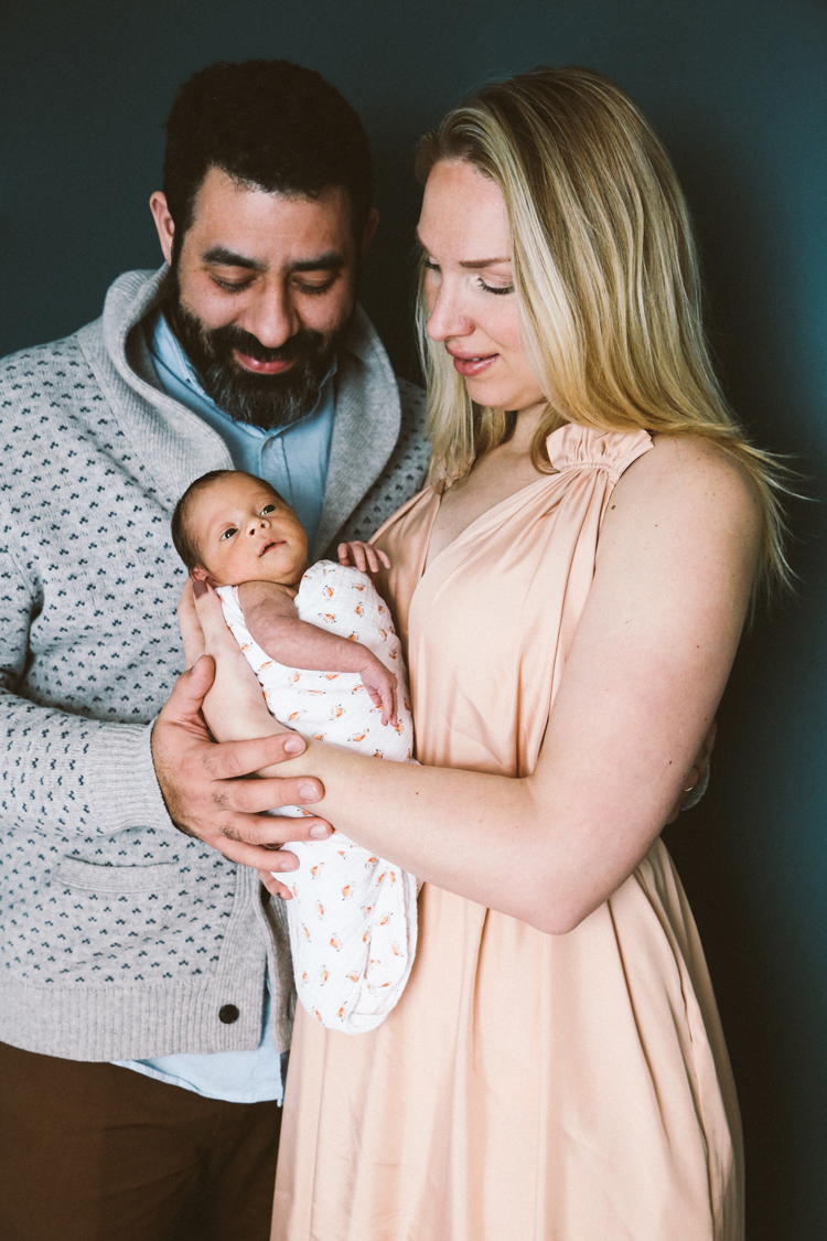newborn family pictures 2018 (c)evelyneslavaphotography8016713080 (5).jpg