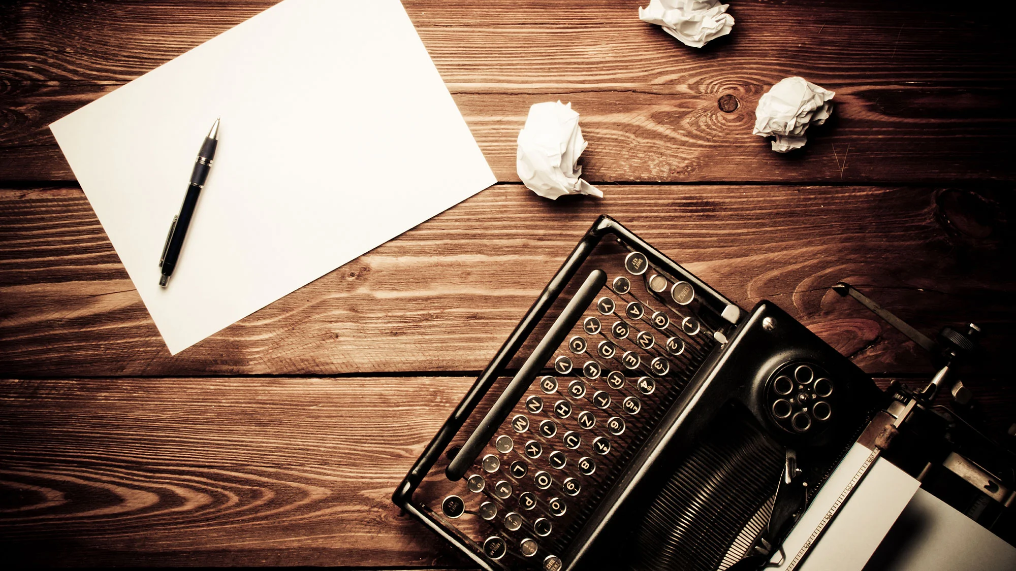 desk-and-typewriter.jpg