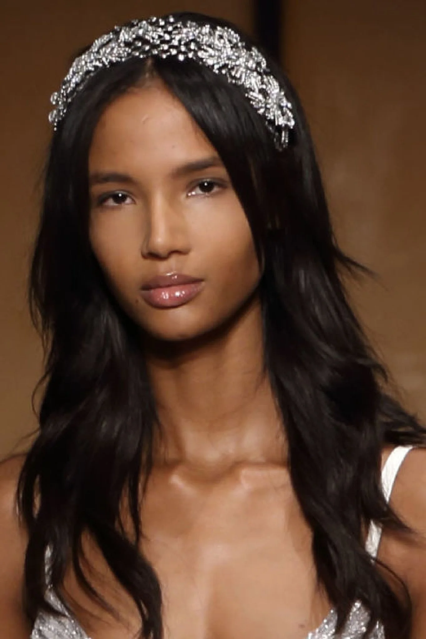 Tiara Keren Wolf accessories 